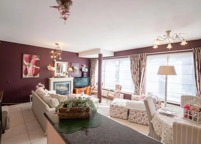 De Tulp - Romantic By Interhome * De Haan